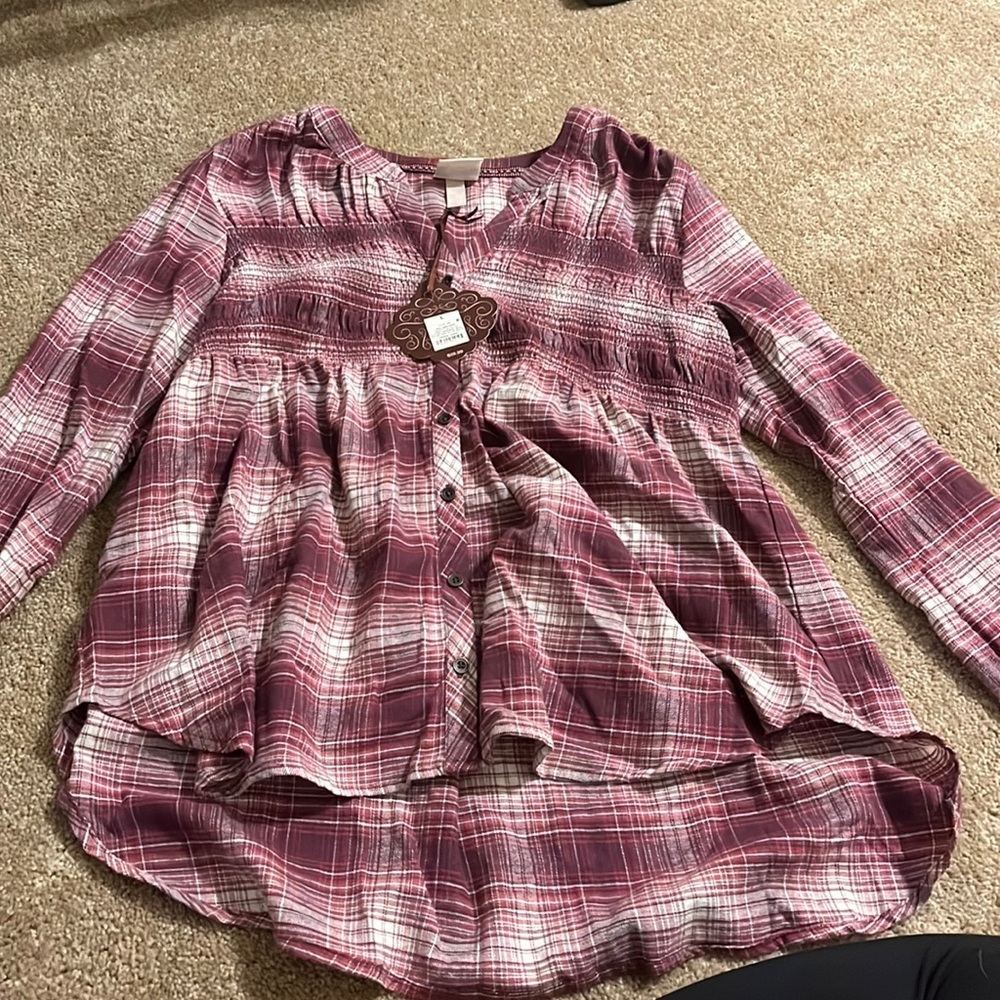 NWT V neck Flannel